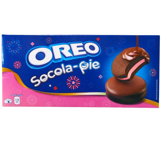 Blue and pink box of Mondelez Oreo: Chocolate Pie Strawberry, showing a chocolate-coated sandwich with strawberry cream and chocolate being poured on top.